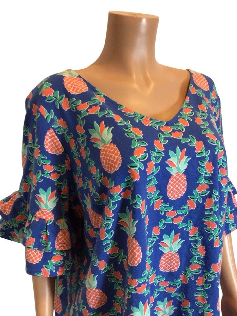 Crown & Ivy Pineapple Floral Top 3X NWT Ruffle Bell Sleeve Tropical Boho.